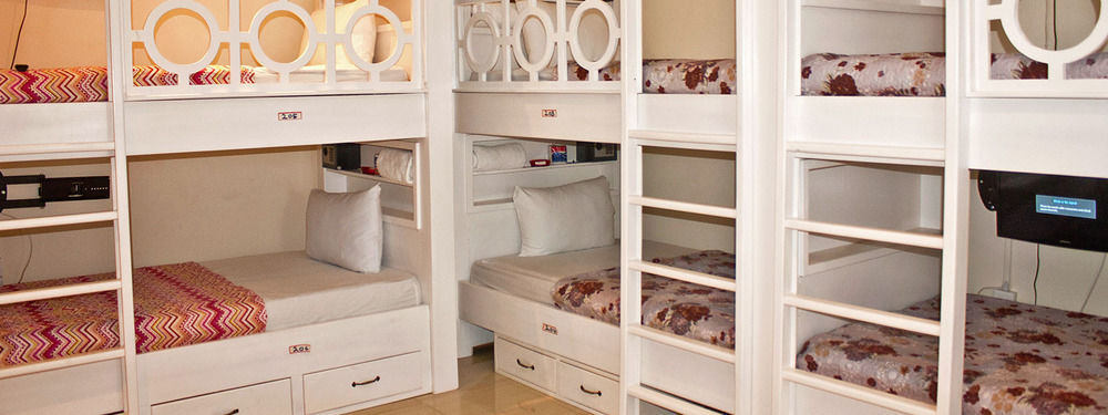 @Home Boutique B&B Hostel And Suite Άκρα Εξωτερικό φωτογραφία