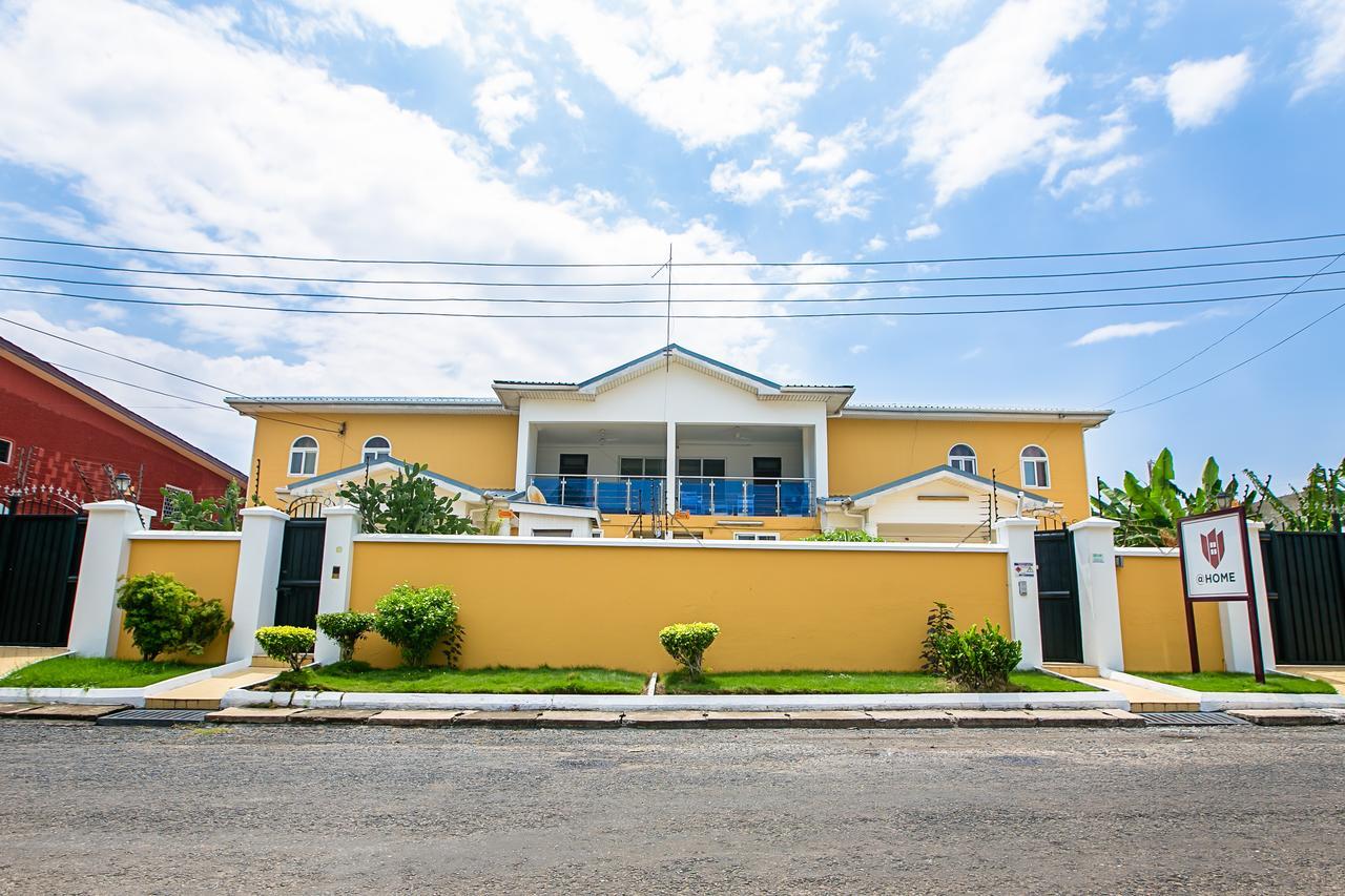 @Home Boutique B&B Hostel And Suite Άκρα Εξωτερικό φωτογραφία