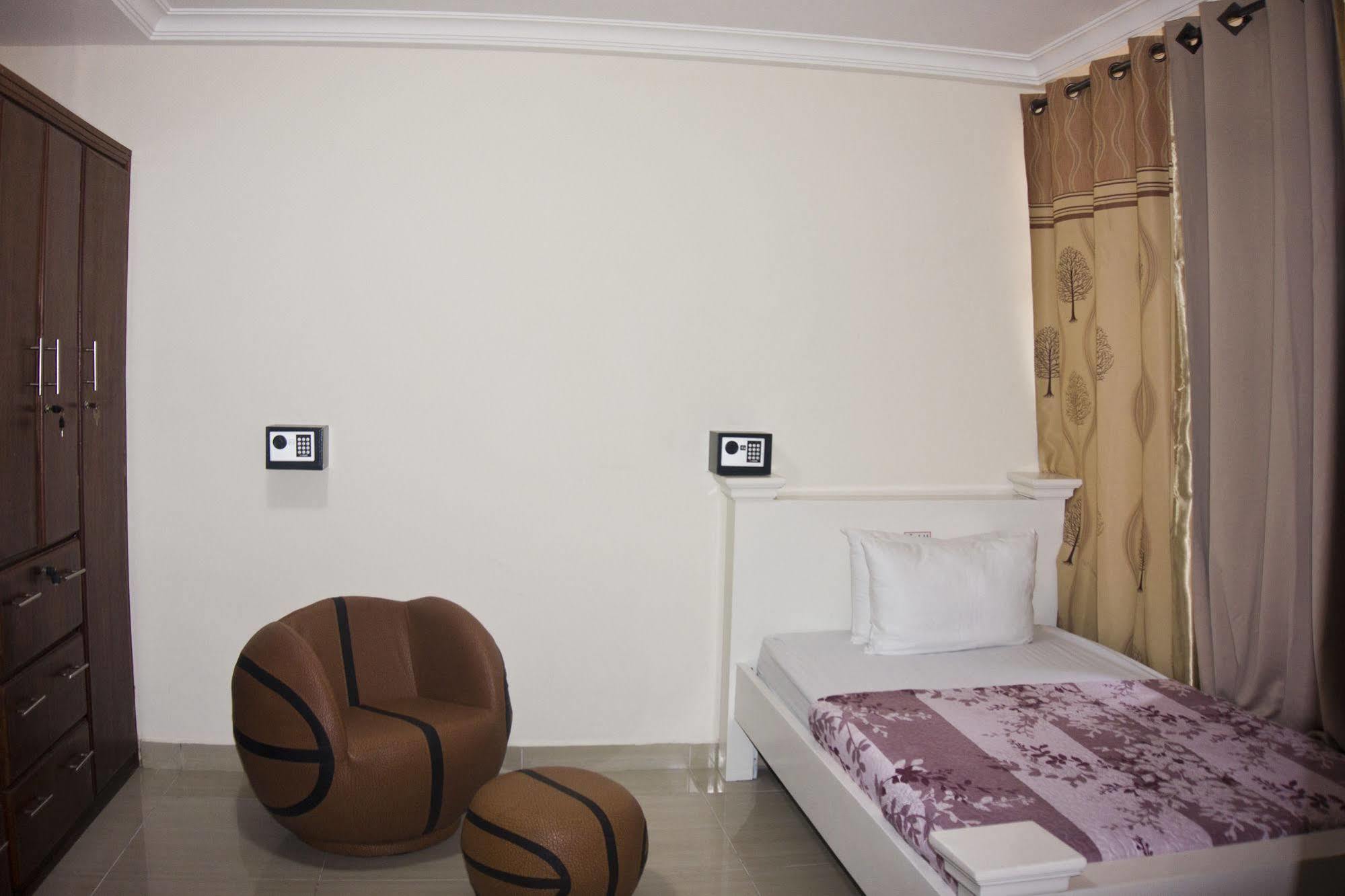 @Home Boutique B&B Hostel And Suite Άκρα Εξωτερικό φωτογραφία