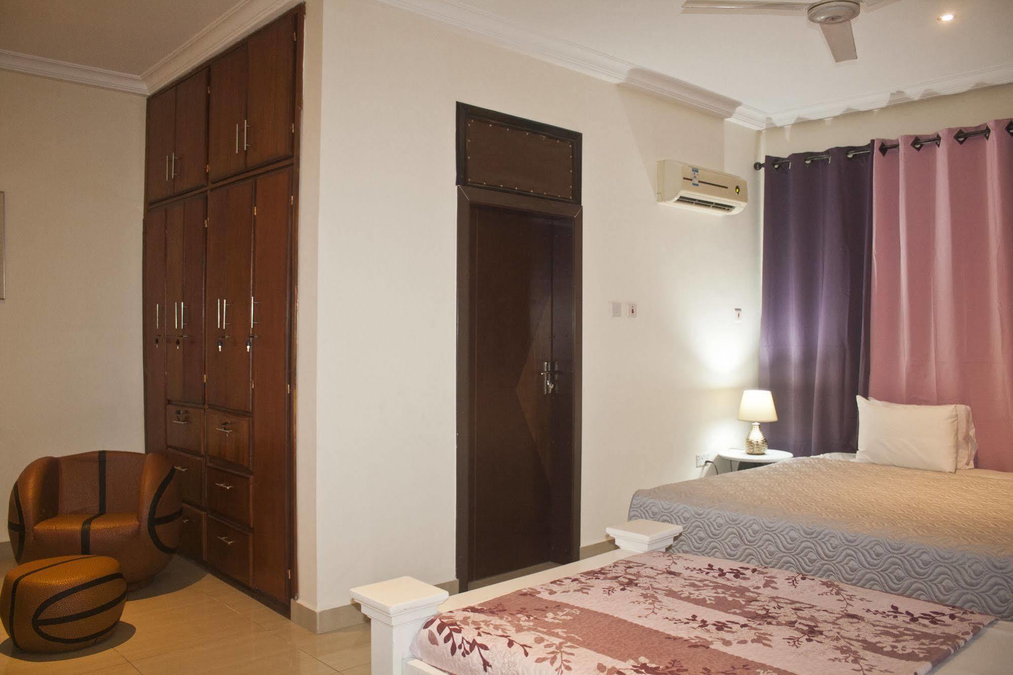 @Home Boutique B&B Hostel And Suite Άκρα Εξωτερικό φωτογραφία