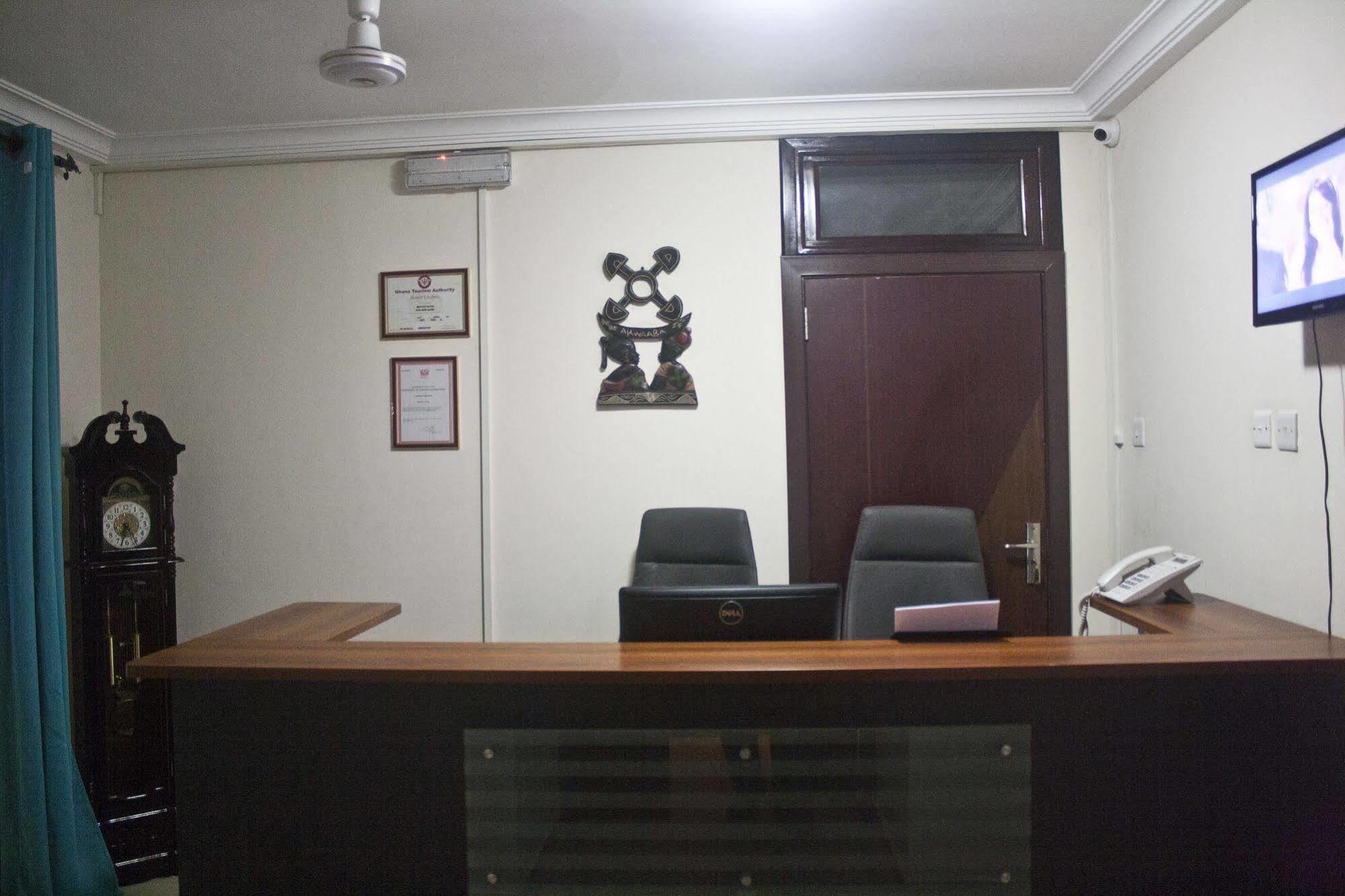 @Home Boutique B&B Hostel And Suite Άκρα Εξωτερικό φωτογραφία