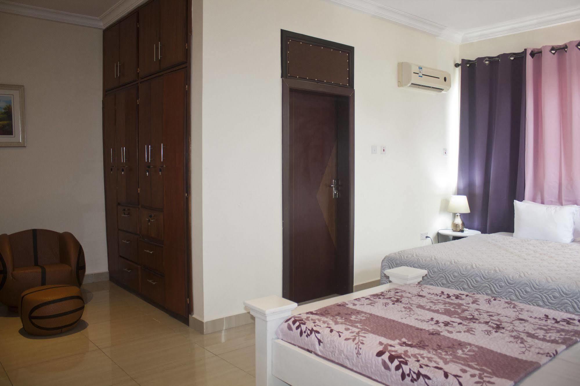 @Home Boutique B&B Hostel And Suite Άκρα Εξωτερικό φωτογραφία