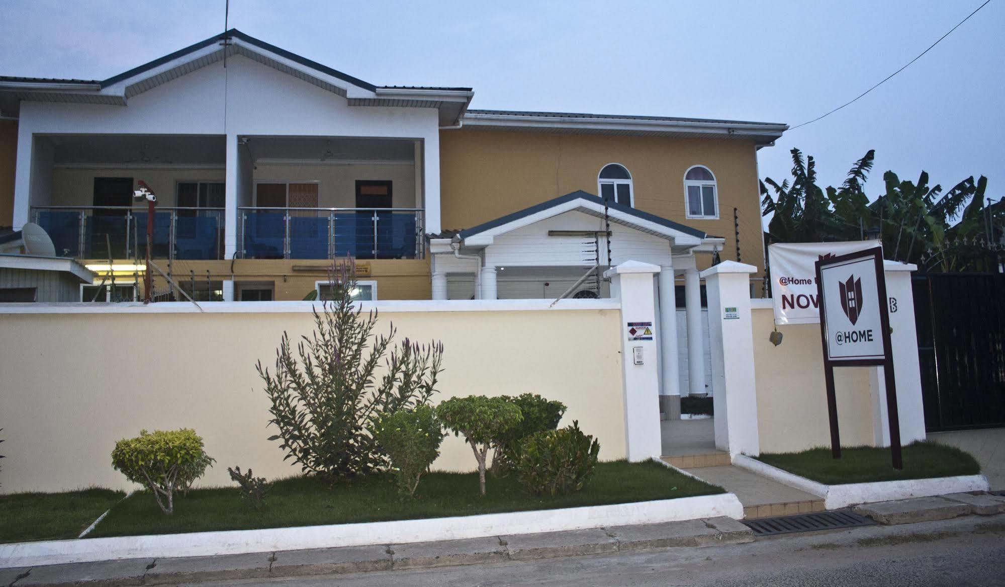 @Home Boutique B&B Hostel And Suite Άκρα Εξωτερικό φωτογραφία